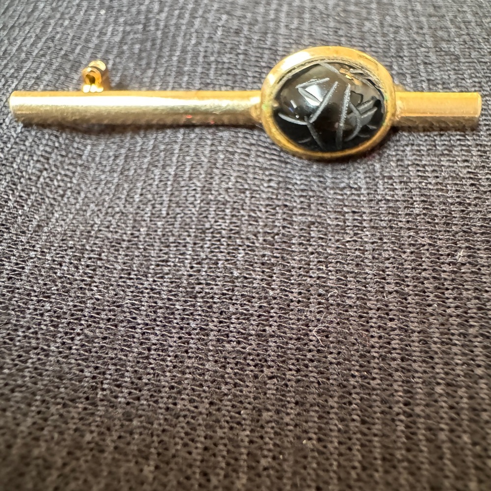 VINTAGE SCARAB NOT SCRATCHED Its the design Antique Black Brooch Pin - Picture 3 of 4
